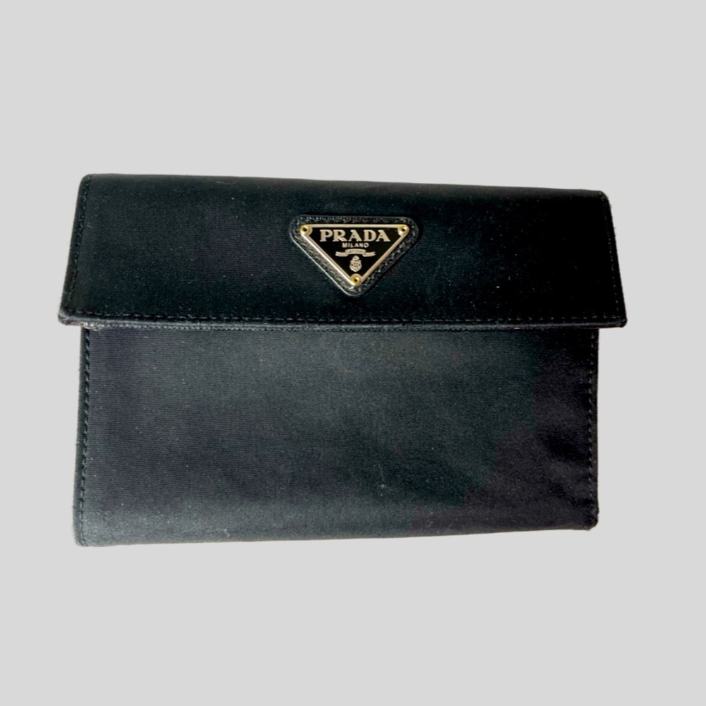 Prada wallet with iconic triangle logo. Nylon exterior Made in Italy Milano - Picture 4 of 10